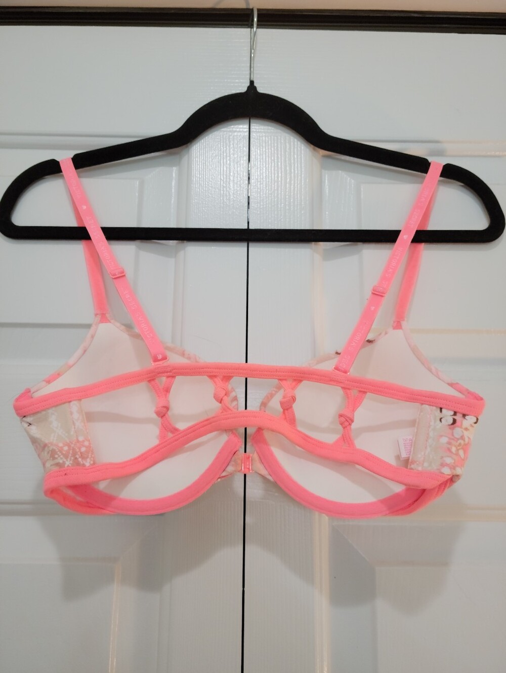 Victoria's Secret Front-Close Push-Up Bra - Picture 2 of 15